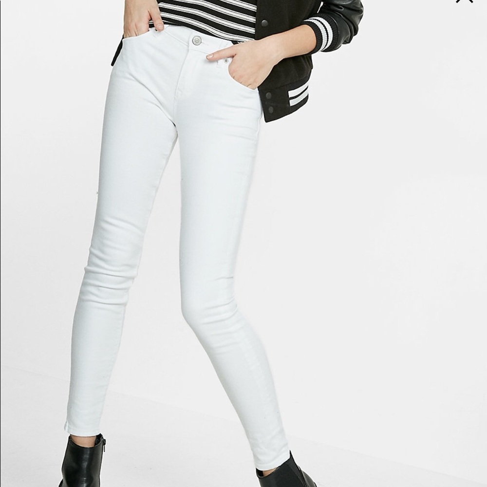 Express mid-rise white jeans size 2
